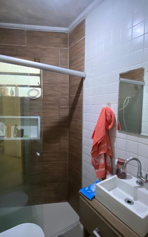 Casa à venda com 142m², 4 quartos e 2 vagas Casa à venda com 142m², 4 quartos e 2 vagasBanheiro