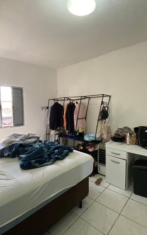 Casa à venda com 142m², 4 quartos e 2 vagas Casa à venda com 142m², 4 quartos e 2 vagasCasa 2 - Quarto