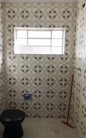 Casa à venda com 160m², 4 quartos e 2 vagasBanheiro 1