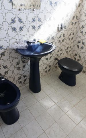 Casa à venda com 160m², 4 quartos e 2 vagasBanheiro 1