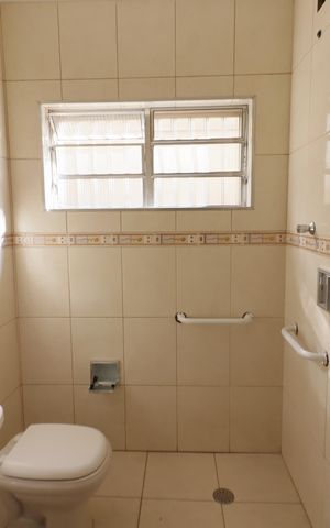 Casa à venda com 160m², 4 quartos e 2 vagasBanheiro 2