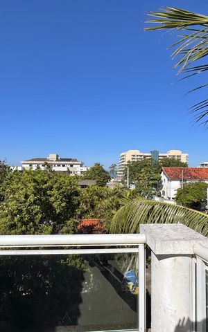Casa à venda com 151m², 3 quartos e 2 vagas Casa à venda com 151m², 3 quartos e 2 vagasTerraço