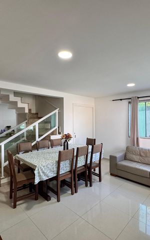 Casa à venda com 151m², 3 quartos e 2 vagas Casa à venda com 151m², 3 quartos e 2 vagasSala