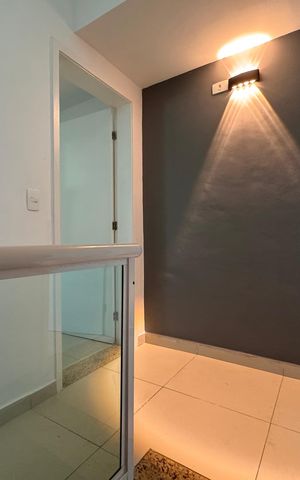 Casa à venda com 151m², 3 quartos e 2 vagas Casa à venda com 151m², 3 quartos e 2 vagasCorredor