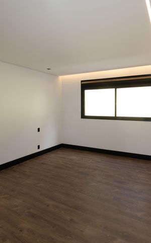 Casa de condomínio à venda com 560m², 5 quartos e 8 vagas Casa de condomínio à venda com 560m², 5 quartos e 8 vagasSuíte 2