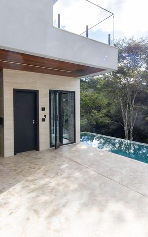 Casa de condomínio à venda com 560m², 5 quartos e 8 vagas Casa de condomínio à venda com 560m², 5 quartos e 8 vagasÁrea de Lazer