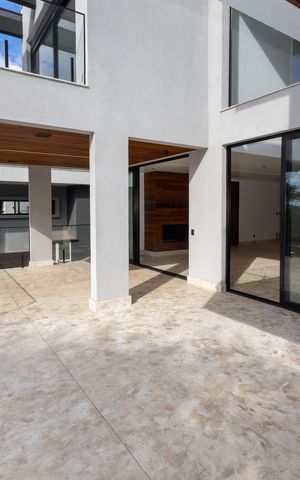 Casa de condomínio à venda com 560m², 5 quartos e 8 vagas Casa de condomínio à venda com 560m², 5 quartos e 8 vagasÁrea de Lazer