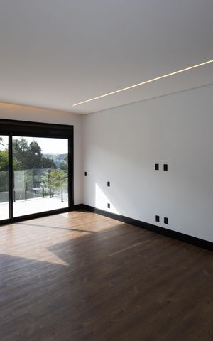 Casa de condomínio à venda com 560m², 5 quartos e 8 vagas Casa de condomínio à venda com 560m², 5 quartos e 8 vagasSuíte 4