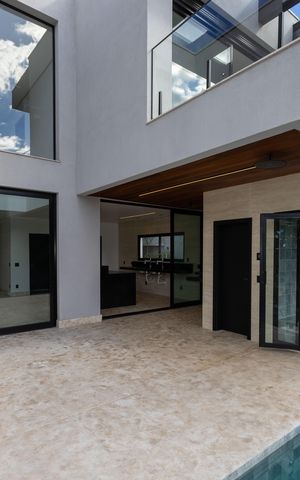 Casa de condomínio à venda com 560m², 5 quartos e 8 vagas Casa de condomínio à venda com 560m², 5 quartos e 8 vagasÁrea de Lazer