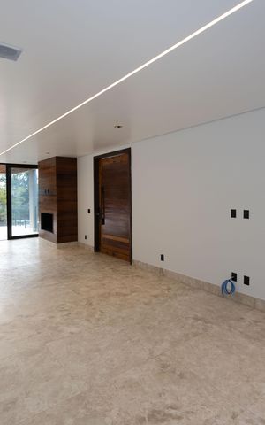 Casa de condomínio à venda com 560m², 5 quartos e 8 vagas Casa de condomínio à venda com 560m², 5 quartos e 8 vagasSala 2