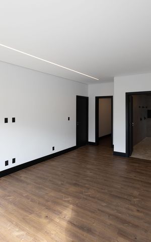 Casa de condomínio à venda com 560m², 5 quartos e 8 vagas Casa de condomínio à venda com 560m², 5 quartos e 8 vagasSuíte 4
