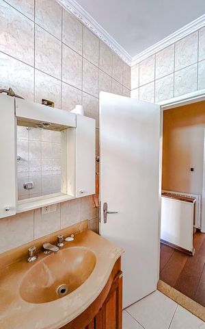 Casa à venda com 110m², 3 quartos e 1 vagaBanheiro