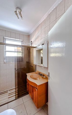 Casa à venda com 110m², 3 quartos e 1 vagaBanheiro