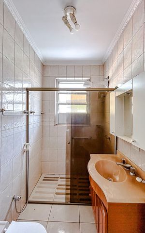Casa à venda com 110m², 3 quartos e 1 vagaBanheiro