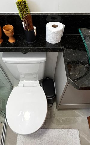 Apartamento para alugar com 61m², 2 quartos e 1 vaga Apartamento para alugar com 61m², 2 quartos e 1 vagaBanheiro da Suíte