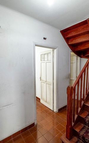 Casa à venda com 130m², 3 quartos e sem vaga