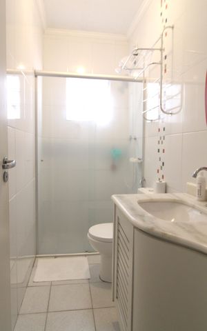 Casa à venda com 100m², 3 quartos e 2 vagasBanheiro