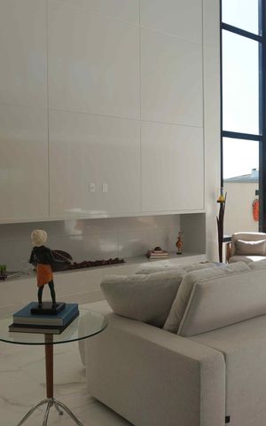 Casa de condomínio à venda com 430m², 3 quartos e 4 vagas Casa de condomínio à venda com 430m², 3 quartos e 4 vagasSala de estar