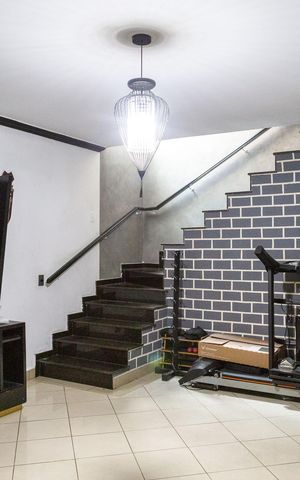 Casa para alugar com 282m², 4 quartos e 3 vagasSala