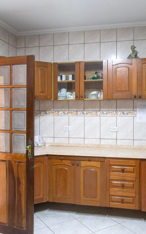 Casa para alugar com 282m², 4 quartos e 3 vagasCozinha
