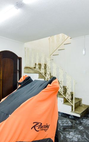 Casa à venda com 200m², 3 quartos e 2 vagasSala