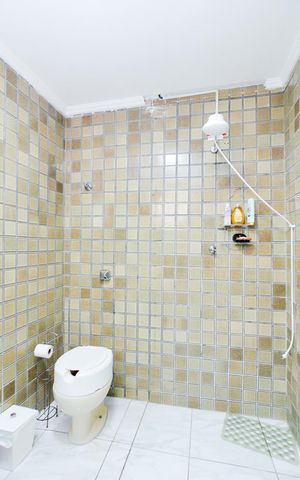 Casa à venda com 200m², 3 quartos e 2 vagasBanheiro da Edícula