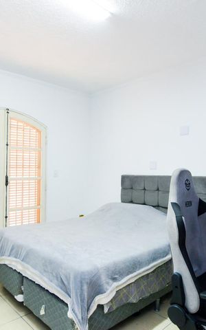 Casa à venda com 200m², 3 quartos e 2 vagasSuíte 1
