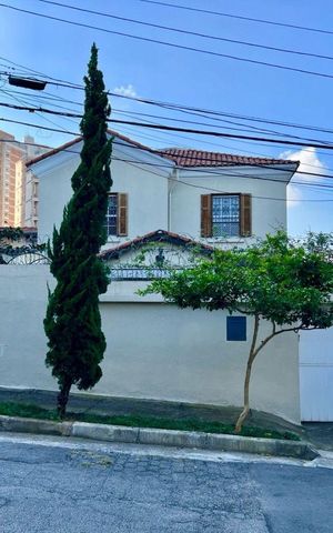Casa à venda com 300m², 3 quartos e 5 vagas