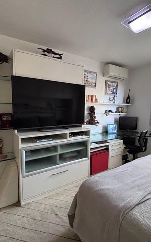Casa de condomínio à venda com 210m², 5 quartos e 4 vagas Casa de condomínio à venda com 210m², 5 quartos e 4 vagasQuarto 1