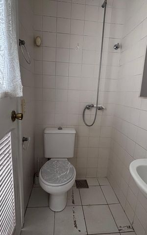 Casa de condomínio à venda com 210m², 5 quartos e 4 vagas Casa de condomínio à venda com 210m², 5 quartos e 4 vagasBanheiro do quarto 5