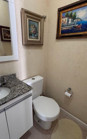 Casa de condomínio à venda com 210m², 5 quartos e 4 vagas Casa de condomínio à venda com 210m², 5 quartos e 4 vagasLavabo