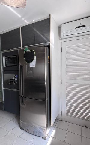 Casa de condomínio à venda com 210m², 5 quartos e 4 vagas Casa de condomínio à venda com 210m², 5 quartos e 4 vagasCozinha