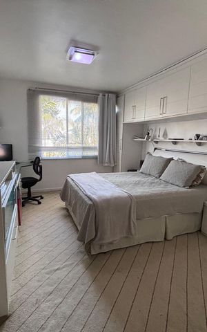 Casa de condomínio à venda com 210m², 5 quartos e 4 vagas Casa de condomínio à venda com 210m², 5 quartos e 4 vagasQuarto 1