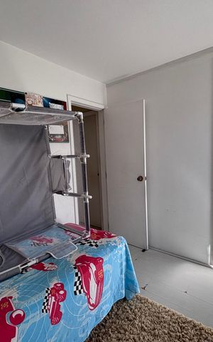 Casa de condomínio à venda com 210m², 5 quartos e 4 vagas Casa de condomínio à venda com 210m², 5 quartos e 4 vagasQuarto 3
