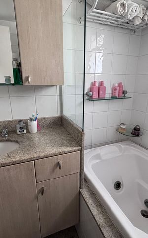 Casa de condomínio à venda com 210m², 5 quartos e 4 vagas Casa de condomínio à venda com 210m², 5 quartos e 4 vagasBanheiro do Quarto 1