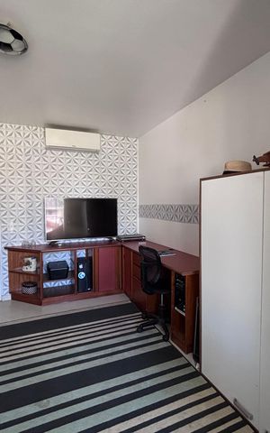 Casa de condomínio à venda com 210m², 5 quartos e 4 vagas Casa de condomínio à venda com 210m², 5 quartos e 4 vagasQuarto 2