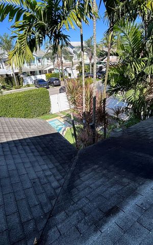 Casa de condomínio à venda com 210m², 5 quartos e 4 vagas Casa de condomínio à venda com 210m², 5 quartos e 4 vagasVista