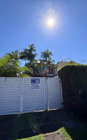 Casa de condomínio à venda com 210m², 5 quartos e 4 vagas Casa de condomínio à venda com 210m², 5 quartos e 4 vagasPlaca TKCL-54
