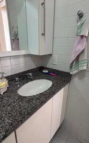 Casa de condomínio à venda com 210m², 5 quartos e 4 vagas Casa de condomínio à venda com 210m², 5 quartos e 4 vagasBanheiro