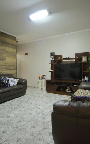 Casa à venda com 181m², 2 quartos e 2 vagasSala