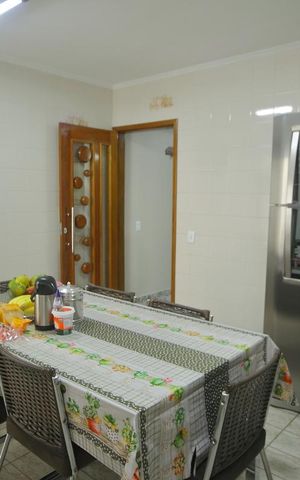 Casa à venda com 181m², 2 quartos e 2 vagasCozinha