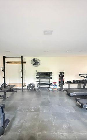 Apartamento à venda com 93m², 3 quartos e 1 vaga Apartamento à venda com 93m², 3 quartos e 1 vagaAcademia