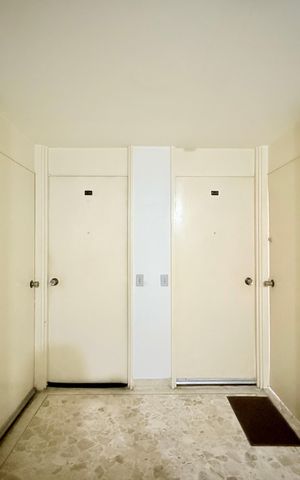 Apartamento à venda com 93m², 3 quartos e 1 vaga Apartamento à venda com 93m², 3 quartos e 1 vagaHall Apartamento