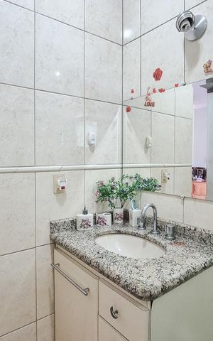 Casa à venda com 250m², 3 quartos e 4 vagas Casa à venda com 250m², 3 quartos e 4 vagasBanheiro da Suíte