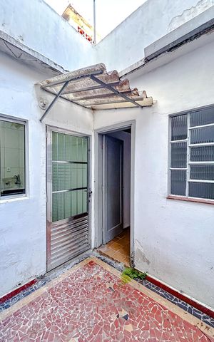 Casa à venda com 60m², 4 quartos e sem vagaÁrea externa
