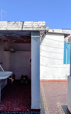 Casa à venda com 60m², 4 quartos e sem vagaÁrea externa