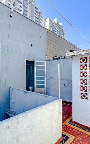 Casa à venda com 60m², 4 quartos e sem vagaÁrea externa