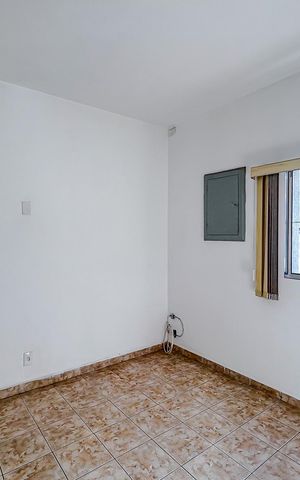 Casa à venda com 60m², 4 quartos e sem vagaSala