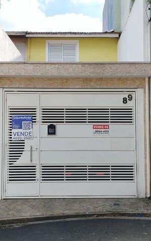 Casa à venda com 145m², 2 quartos e 1 vaga Casa à venda com 145m², 2 quartos e 1 vagaFachada