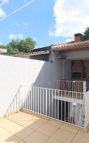Casa à venda com 145m², 2 quartos e 1 vagaÁrea de Serviço